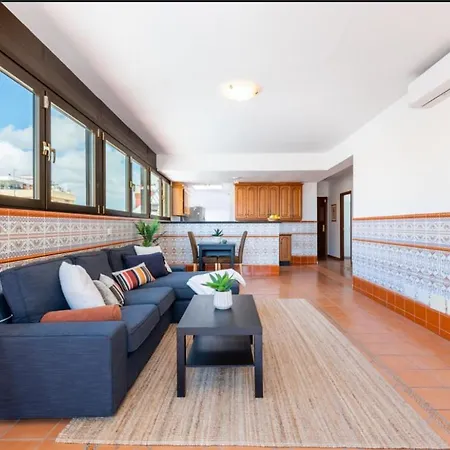 Penthouse, Near Beach, Fuengirola, Free Parking Apartment *