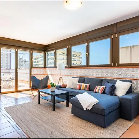 Penthouse, Near Beach, Fuengirola, Free Parking Apartment