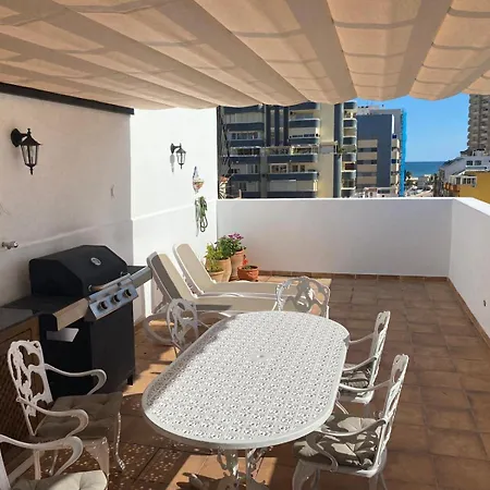 Penthouse, Near Beach, Down Town Fuengirola, Free Parking Huoneisto